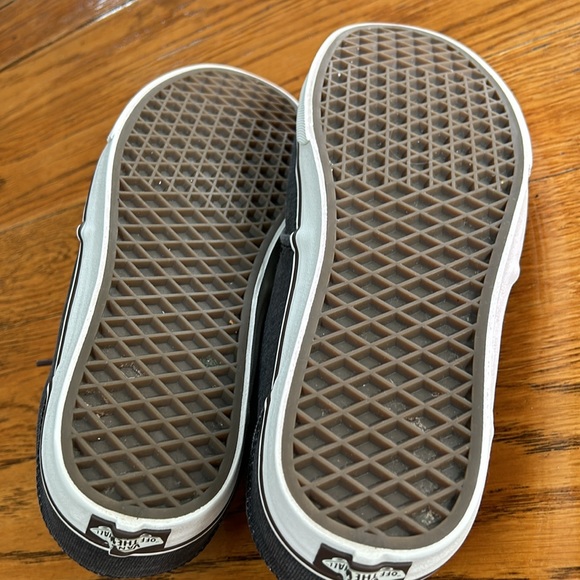 Vans UltraCush gray sneakers with brown leather trim.  Men’s Size 9.5. - Picture 8 of 14